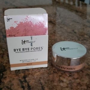 IT Cosmetics Bye Bye Pours brand new loose powder